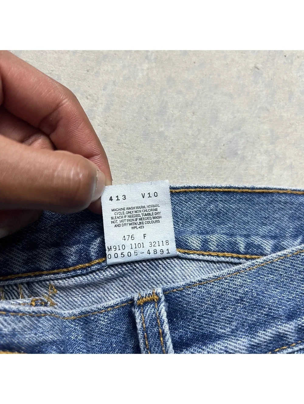 VTG Y2K Levi’s 505 Regular Fit Straight Leg Jeans Sz. 36X30 Medium Wash